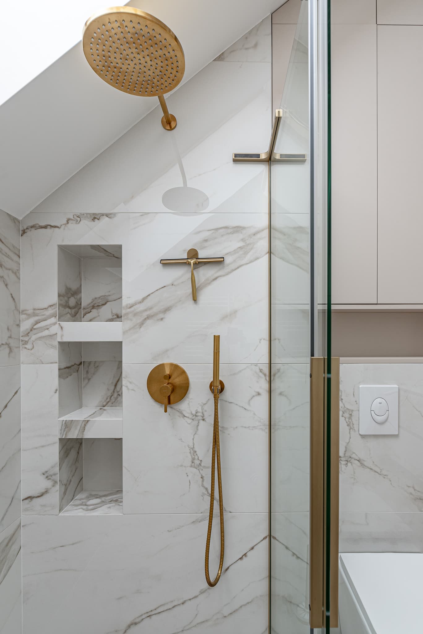 Butas prie miško 17