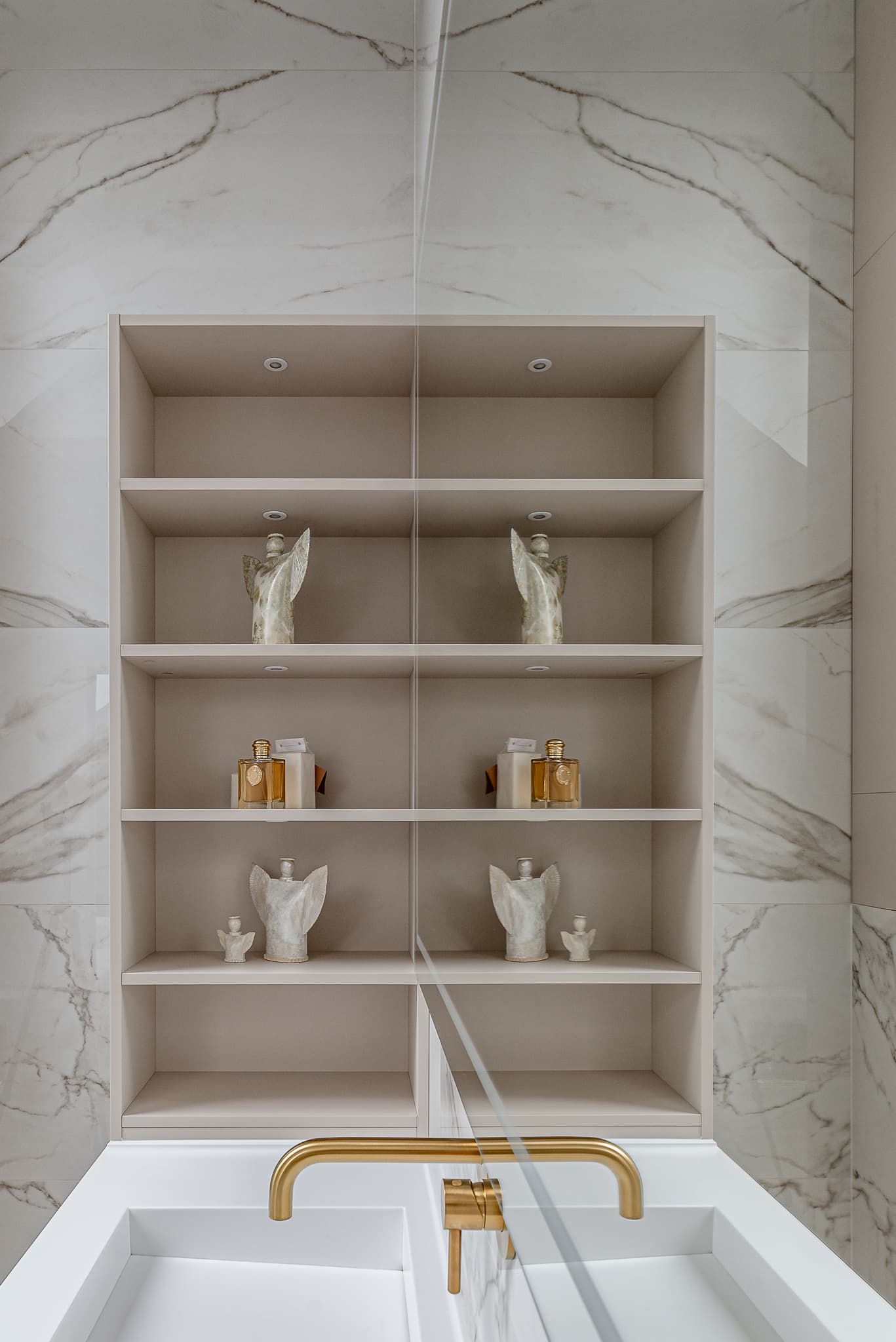 Butas prie miško 18