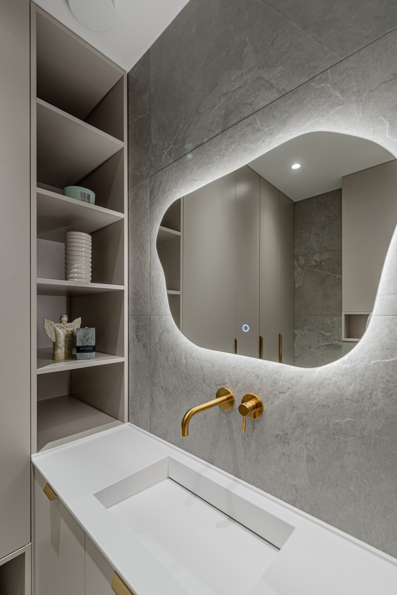 Butas prie miško 23