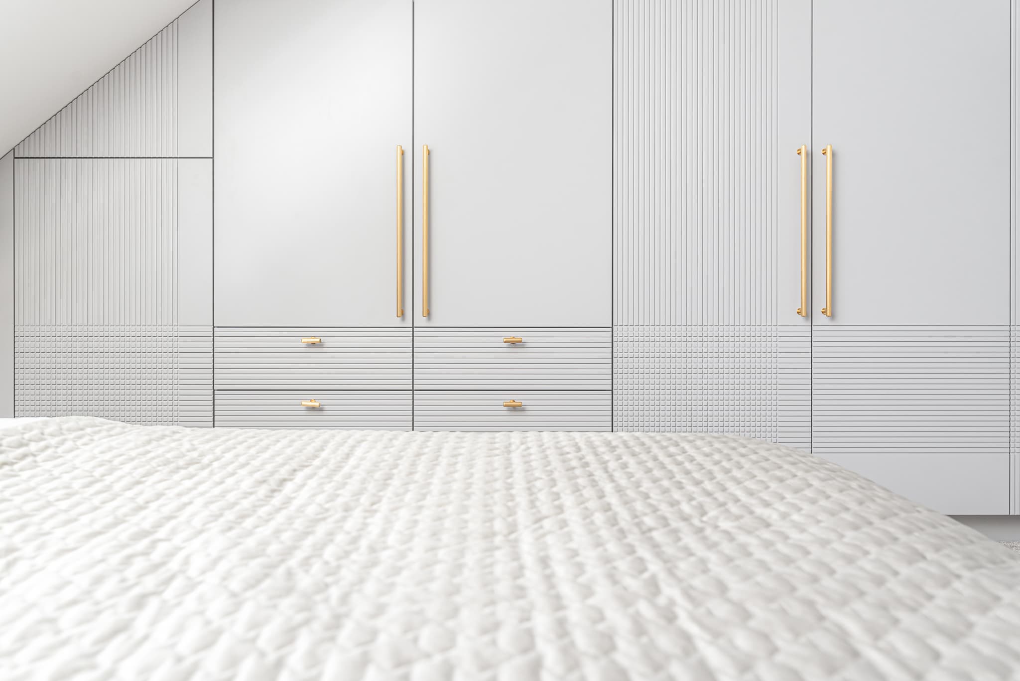 Butas su mansardiniais langais 16