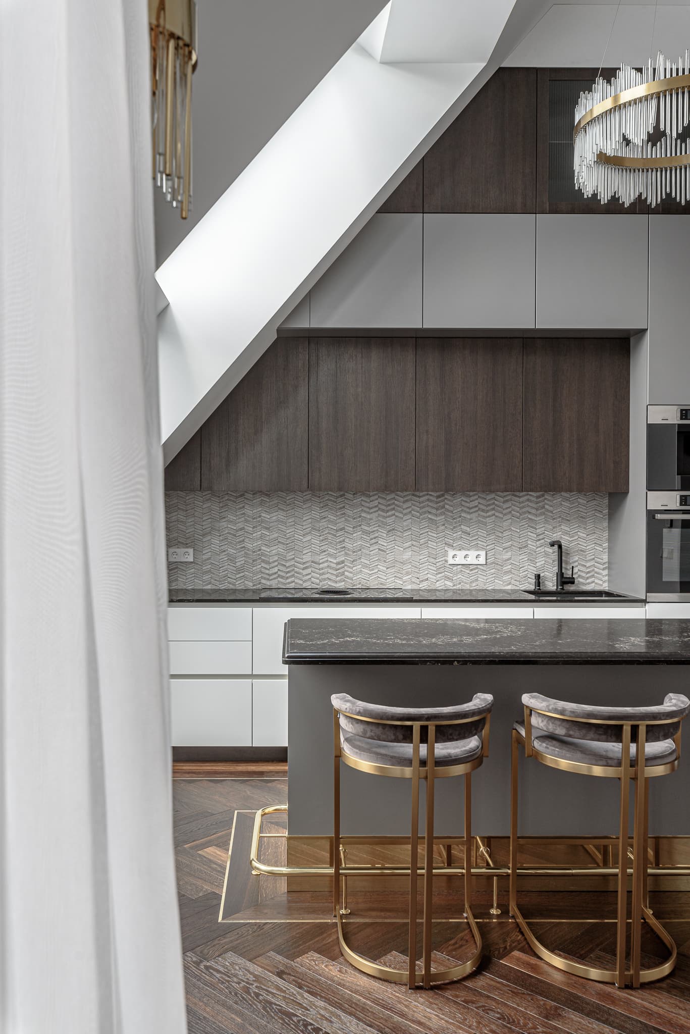 Butas su mansardiniais langais 3