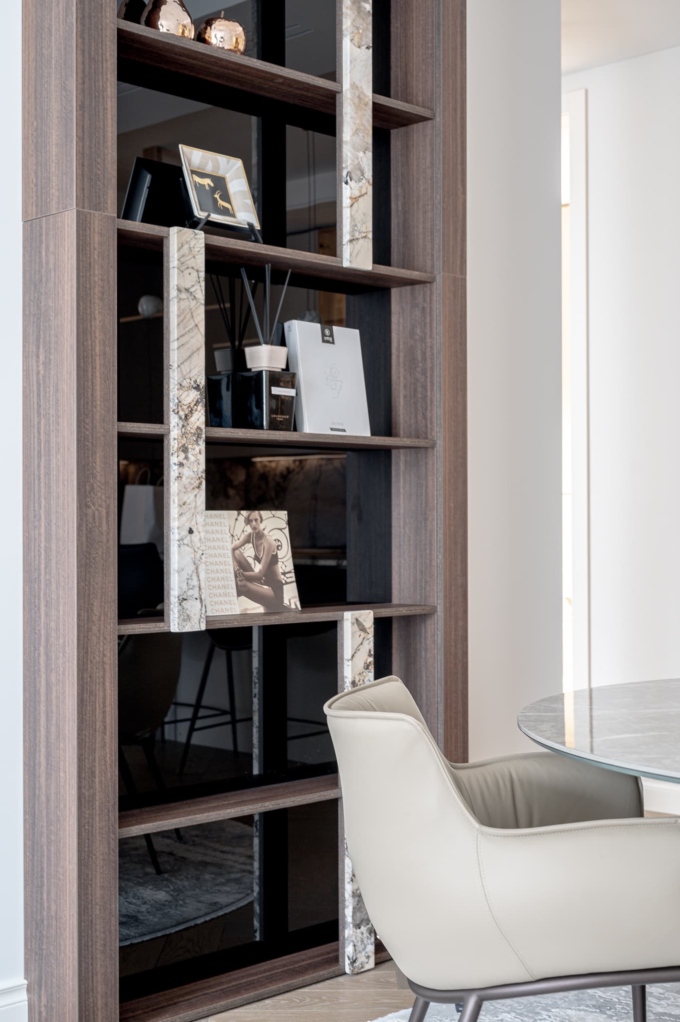 Pirklių klubo butas 14